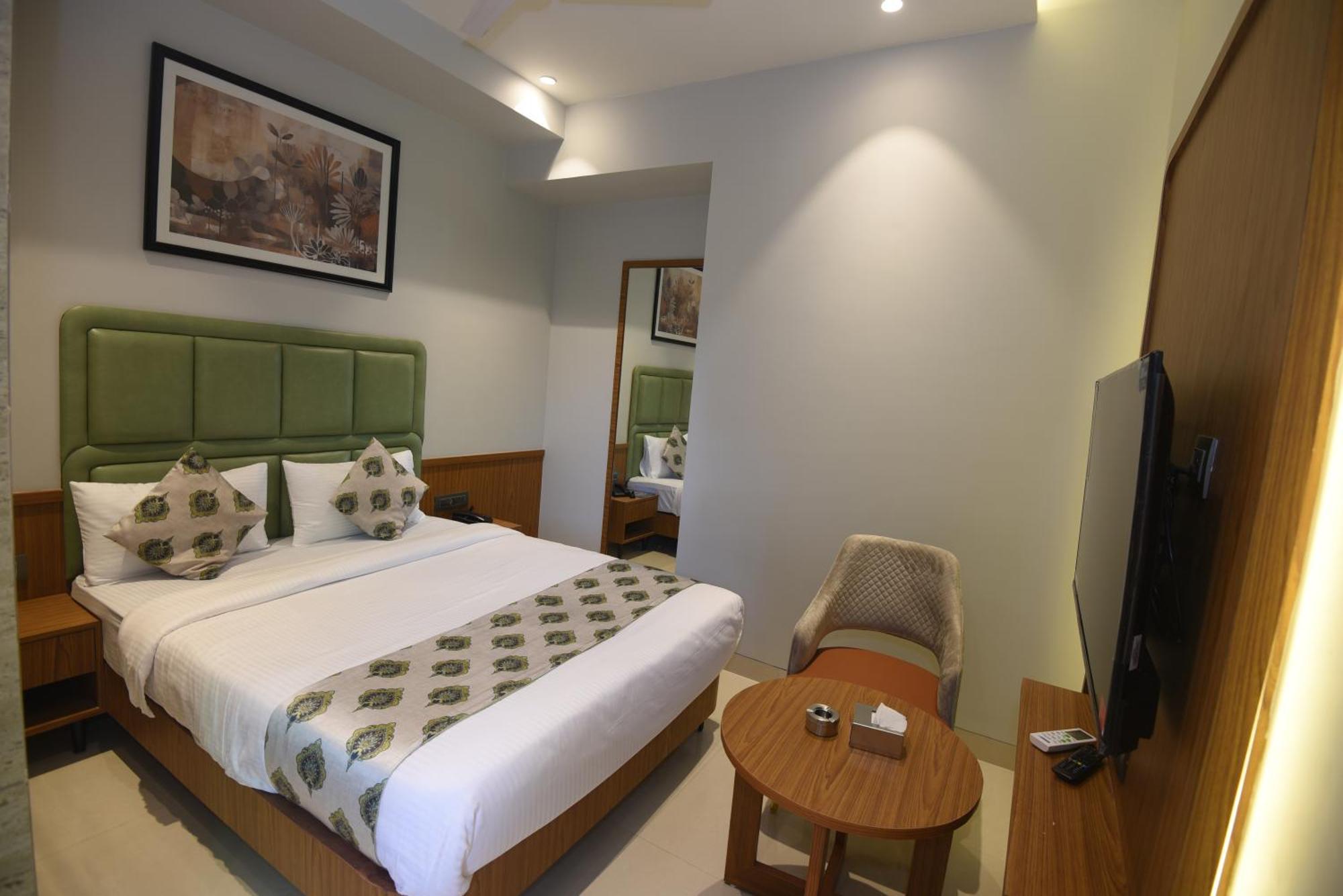 Vishnu Krupa Executive Rooms Virār Eksteriør billede