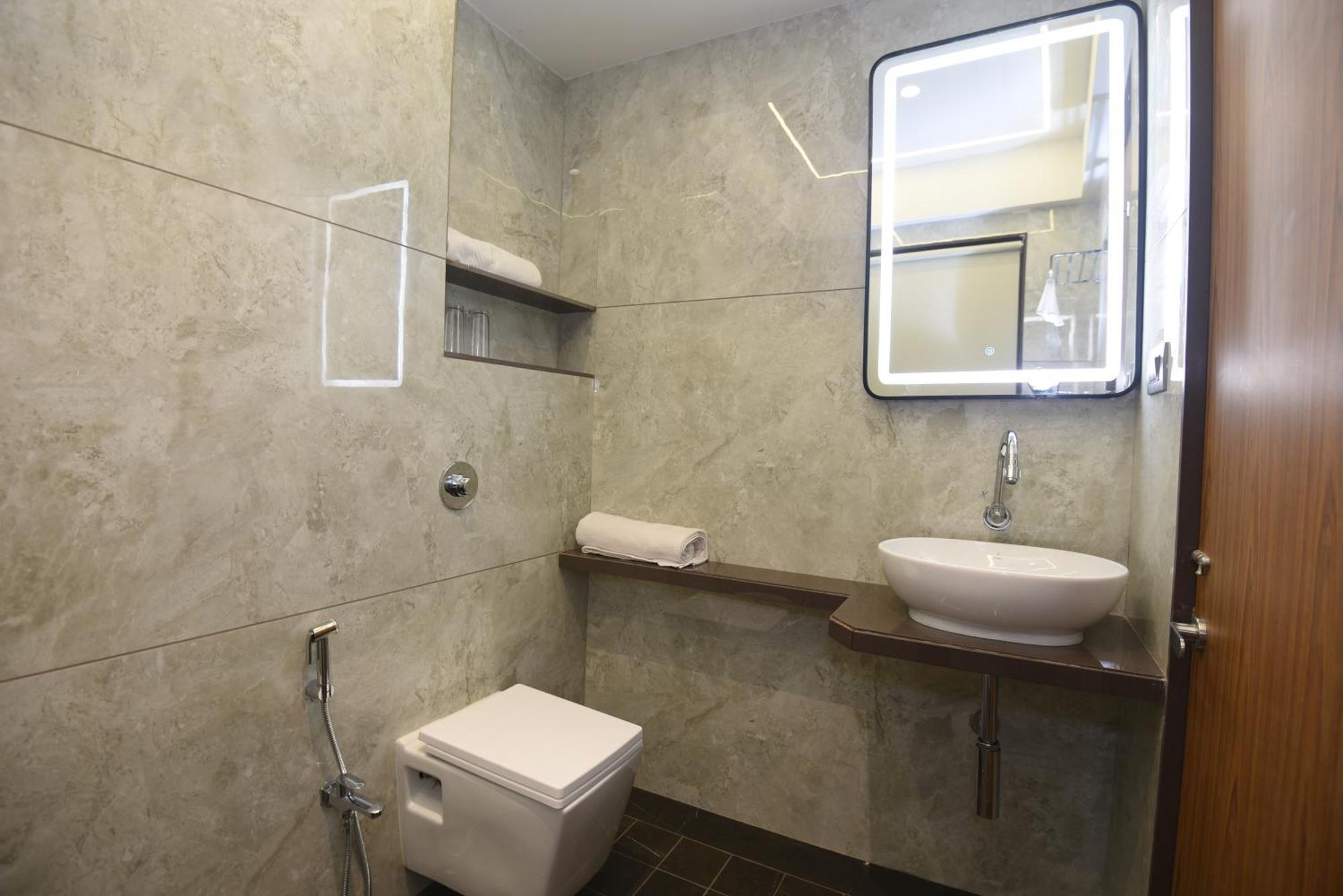Vishnu Krupa Executive Rooms Virār Eksteriør billede